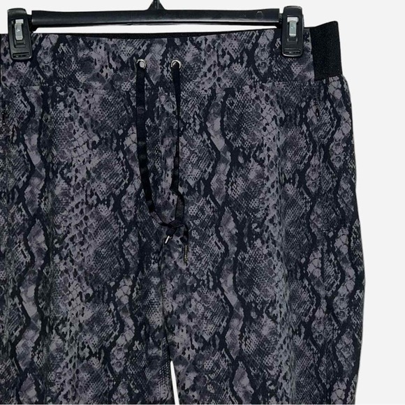 Kyodan Pants - Kyodan Snakeskin Print Joggers Women L Grey Black Activewear Drawstring Pants